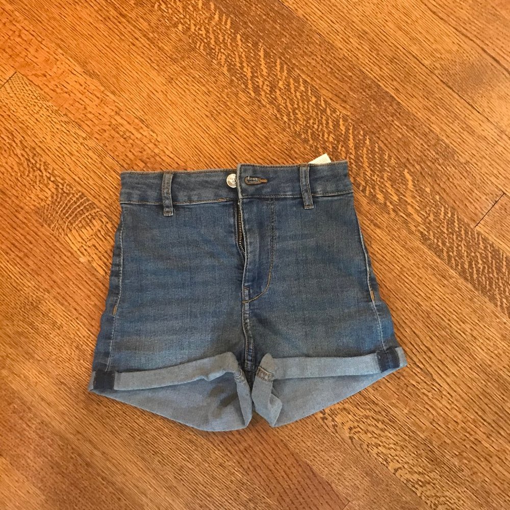 HM SIZE 0 SUPER HIGH RISE JEAN SHORTS